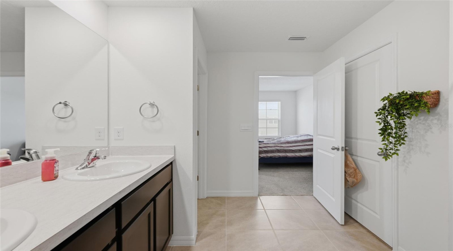 Newberry, Florida 32669, 5 Bedroom Bedrooms, ,3 Bathroombathrooms,Residential,For Sale,11Th,0,Mfrgc540945