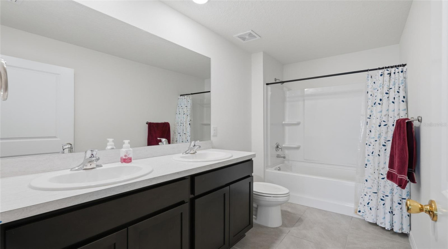Newberry, Florida 32669, 5 Bedroom Bedrooms, ,3 Bathroombathrooms,Residential,For Sale,11Th,0,Mfrgc540945