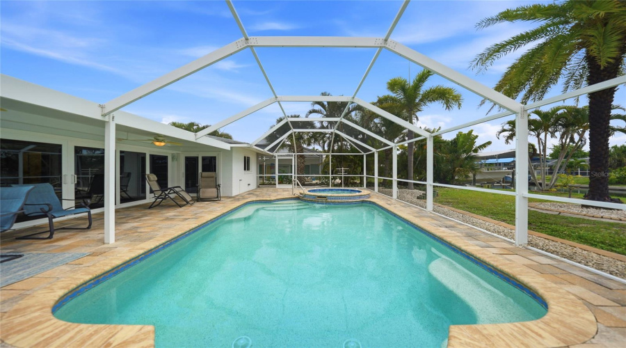 Englewood, Florida 34223, 2 Bedroom Bedrooms, ,3 Bathroombathrooms,Residential,For Sale,Lemon Bay,0,Mfrd6147608