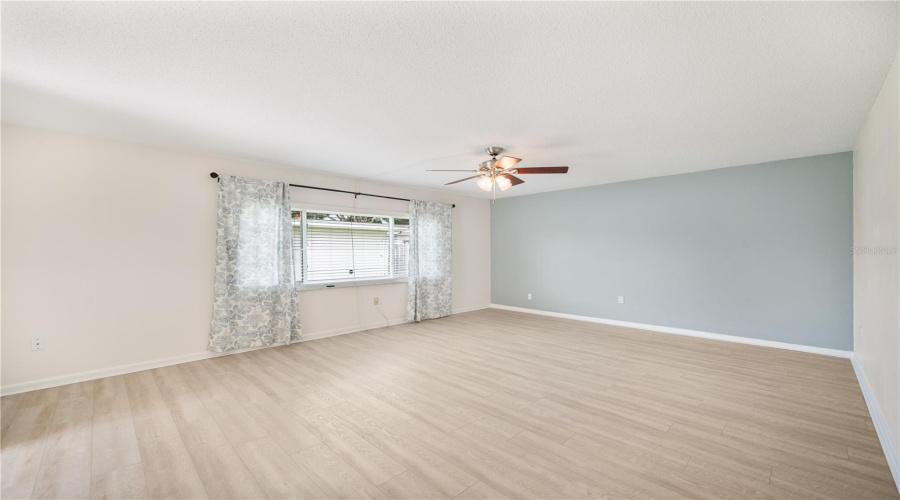 Lakeland, Florida 33803, 2 Bedroom Bedrooms, ,2 Bathroombathrooms,Residential,For Sale,Cottage,0,Mfrl4963227