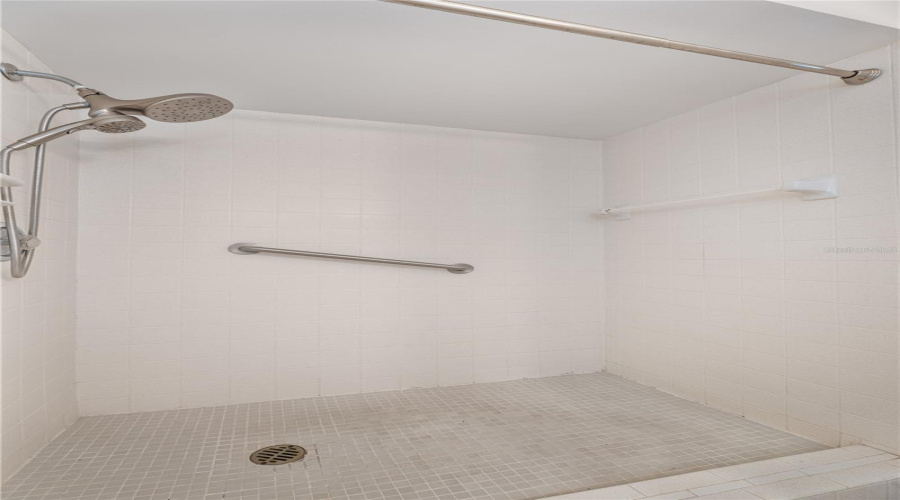 Lakeland, Florida 33803, 2 Bedroom Bedrooms, ,2 Bathroombathrooms,Residential,For Sale,Cottage,0,Mfrl4963227