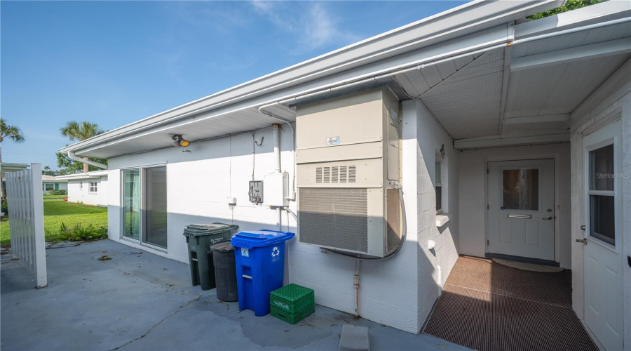 Lakeland, Florida 33803, 2 Bedroom Bedrooms, ,2 Bathroombathrooms,Residential,For Sale,Cottage,0,Mfrl4963227