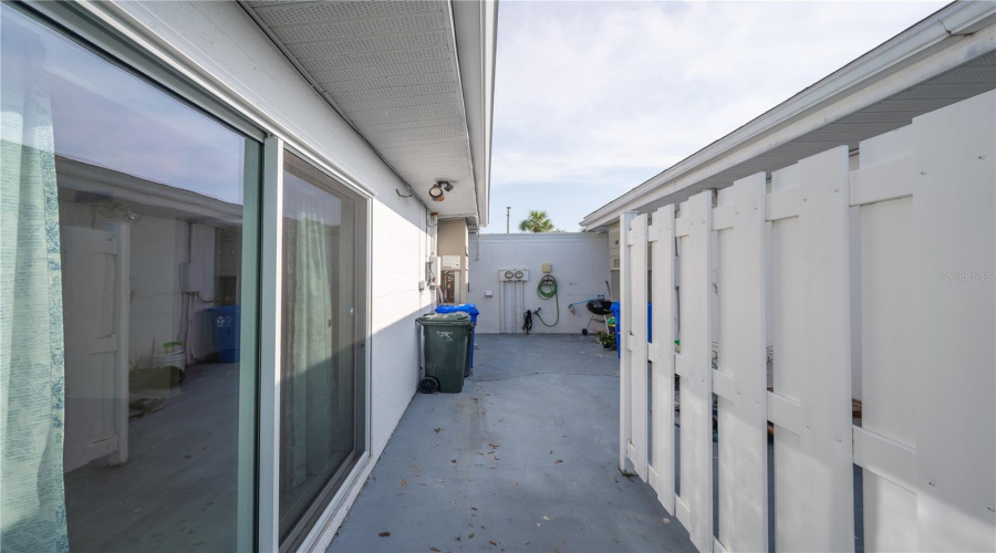 Lakeland, Florida 33803, 2 Bedroom Bedrooms, ,2 Bathroombathrooms,Residential,For Sale,Cottage,0,Mfrl4963227