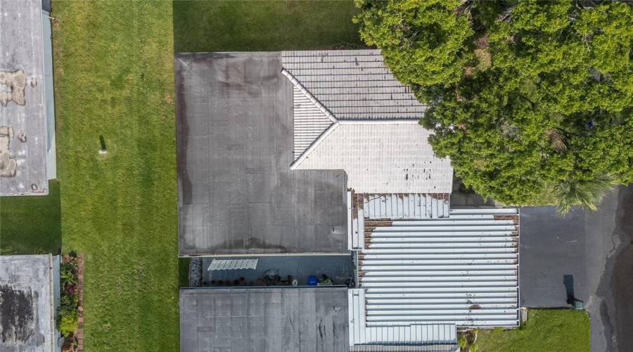 Lakeland, Florida 33803, 2 Bedroom Bedrooms, ,2 Bathroombathrooms,Residential,For Sale,Cottage,0,Mfrl4963227