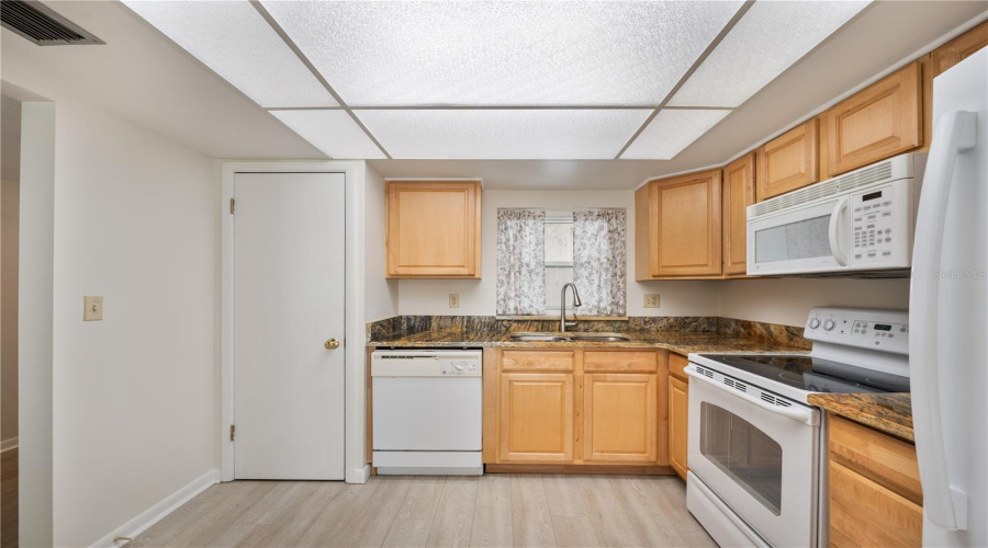 Lakeland, Florida 33803, 2 Bedroom Bedrooms, ,2 Bathroombathrooms,Residential,For Sale,Cottage,0,Mfrl4963227