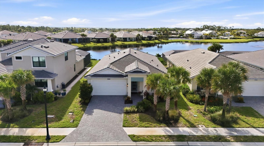 Venice, Florida 34293, 3 Bedroom Bedrooms, ,2 Bathroombathrooms,Residential,For Sale,Midsummer,0,Mfrn6145274