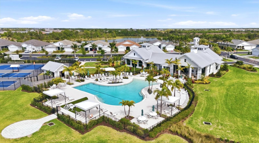 Venice, Florida 34293, 3 Bedroom Bedrooms, ,2 Bathroombathrooms,Residential,For Sale,Midsummer,0,Mfrn6145274