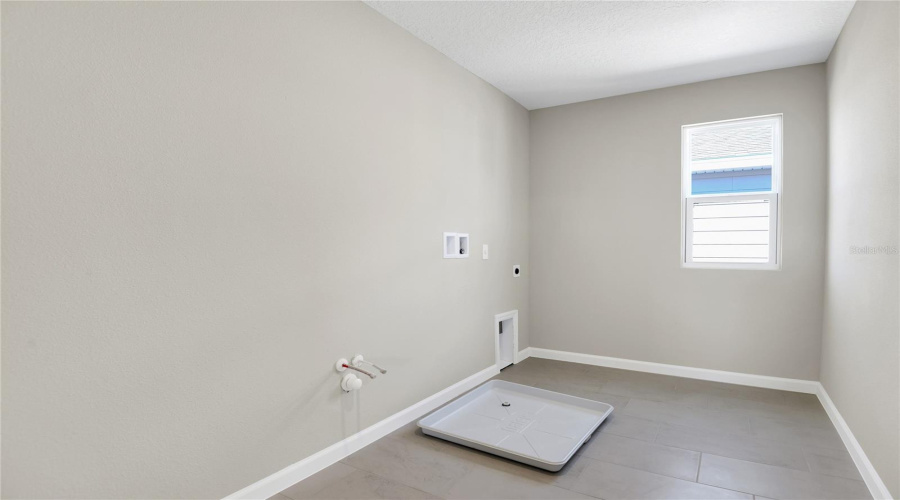Umatilla, Florida 32784, 4 Bedroom Bedrooms, ,2 Bathroombathrooms,Residential,For Sale,Bull Frog,0,Mfrs5112451