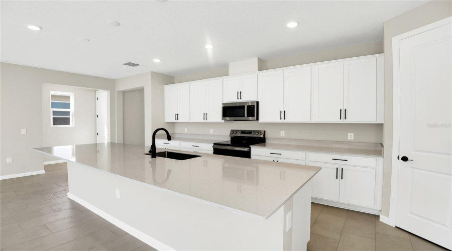 Umatilla, Florida 32784, 4 Bedroom Bedrooms, ,2 Bathroombathrooms,Residential,For Sale,Bull Frog,0,Mfrs5112451