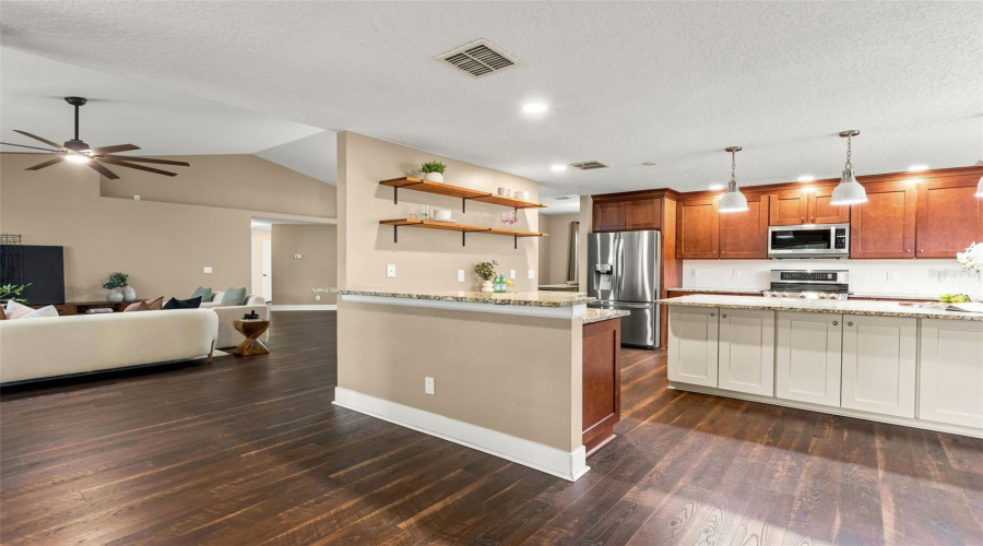 Winter Garden, Florida 34787, 4 Bedroom Bedrooms, ,3 Bathroombathrooms,Residential,For Sale,Hearthglen,0,Mfro6433153