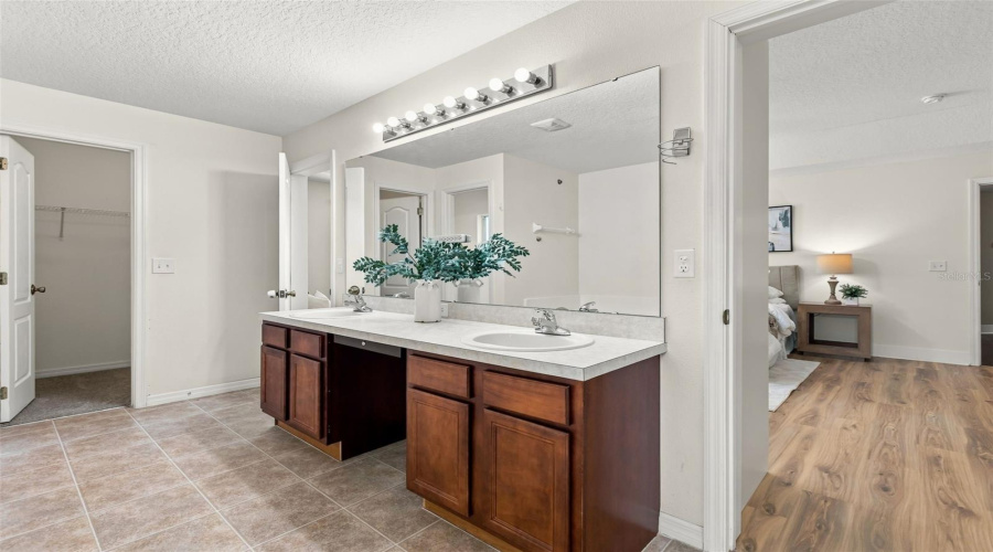Winter Garden, Florida 34787, 4 Bedroom Bedrooms, ,3 Bathroombathrooms,Residential,For Sale,Hearthglen,0,Mfro6433153