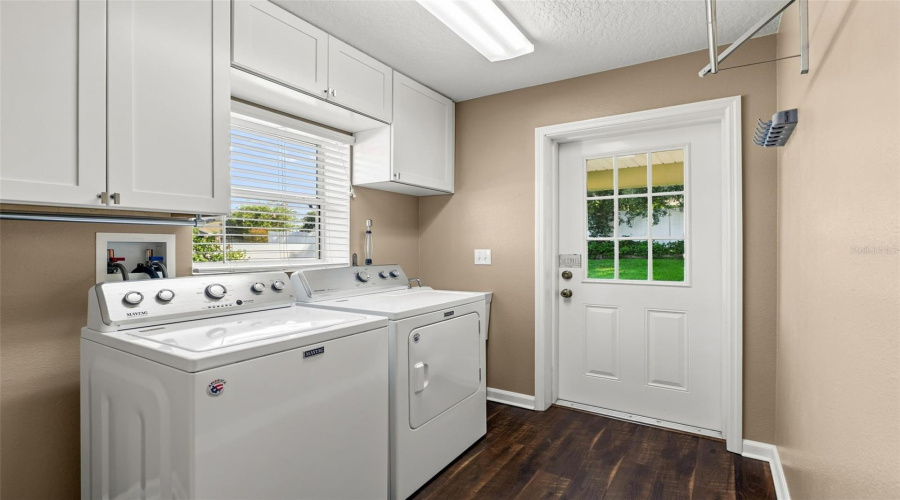 Winter Garden, Florida 34787, 4 Bedroom Bedrooms, ,3 Bathroombathrooms,Residential,For Sale,Hearthglen,0,Mfro6433153