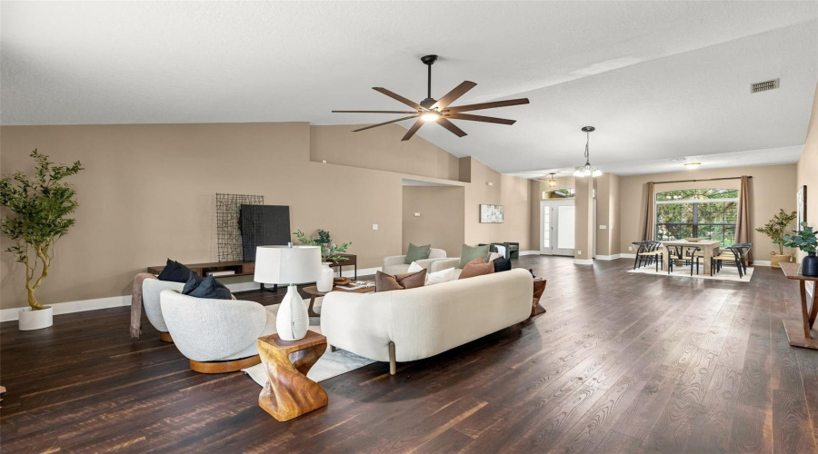 Winter Garden, Florida 34787, 4 Bedroom Bedrooms, ,3 Bathroombathrooms,Residential,For Sale,Hearthglen,0,Mfro6433153
