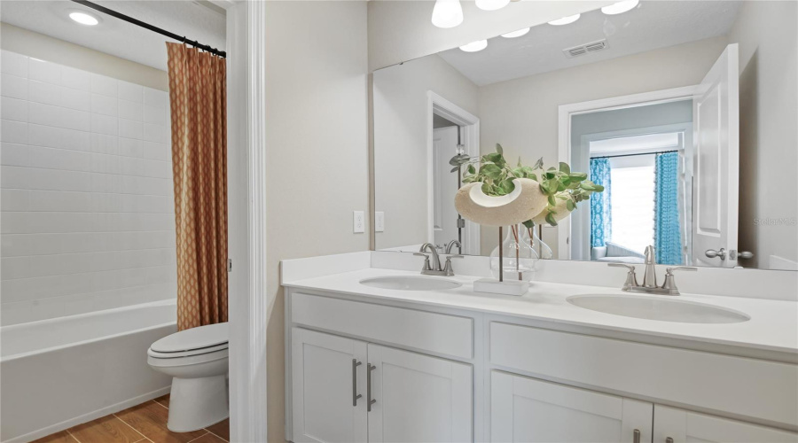 Apollo Beach, Florida 33572, 5 Bedroom Bedrooms, ,3 Bathroombathrooms,Residential,For Sale,Spring Maiden,0,Mfrs5151467