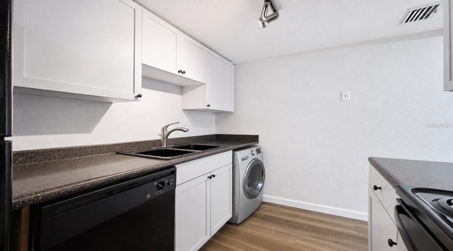 Orlando, Florida 32806, 1 Bedroom Bedrooms, ,1 Bathroombathrooms,Residential,For Sale,Michigan,0,Mfro6392125