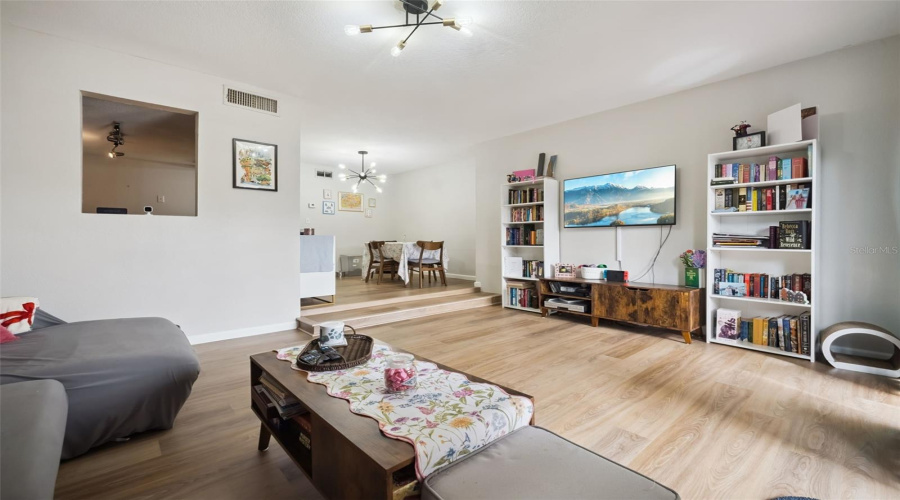 Orlando, Florida 32806, 1 Bedroom Bedrooms, ,1 Bathroombathrooms,Residential,For Sale,Michigan,0,Mfro6392125