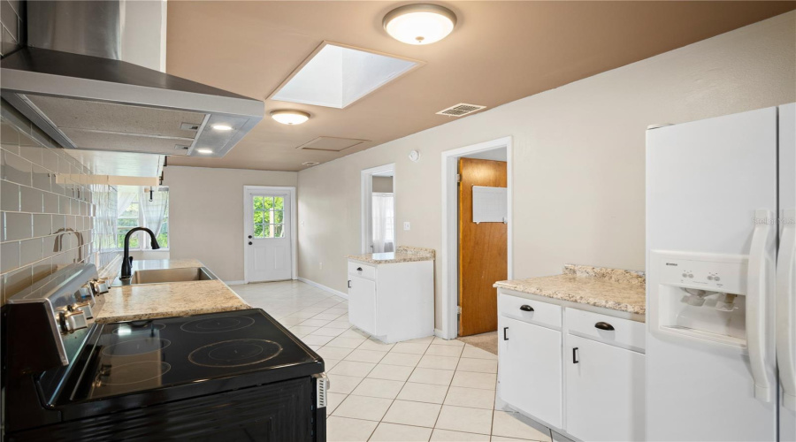 Dundee, Florida 33838, 2 Bedroom Bedrooms, ,1 Bathroombathrooms,Residential,For Sale,Center,0,Mfrs5155176