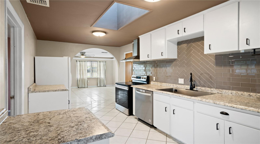 Dundee, Florida 33838, 2 Bedroom Bedrooms, ,1 Bathroombathrooms,Residential,For Sale,Center,0,Mfrs5155176