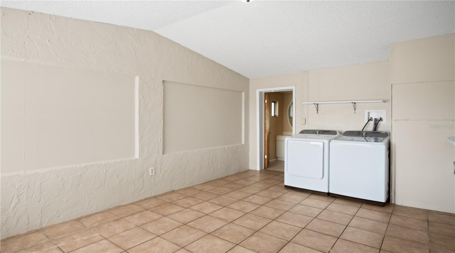 Dundee, Florida 33838, 2 Bedroom Bedrooms, ,1 Bathroombathrooms,Residential,For Sale,Center,0,Mfrs5155176