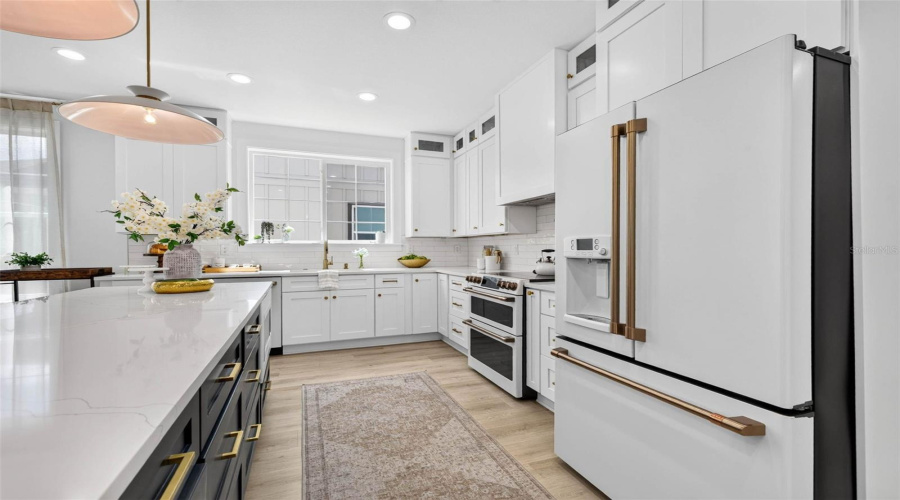 St Petersburg, Florida 33703, 4 Bedroom Bedrooms, ,3 Bathroombathrooms,Residential,For Sale,Massachusetts,0,Mfrtb8522496