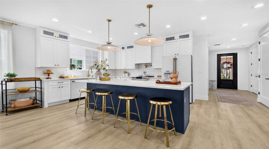 St Petersburg, Florida 33703, 4 Bedroom Bedrooms, ,3 Bathroombathrooms,Residential,For Sale,Massachusetts,0,Mfrtb8522496
