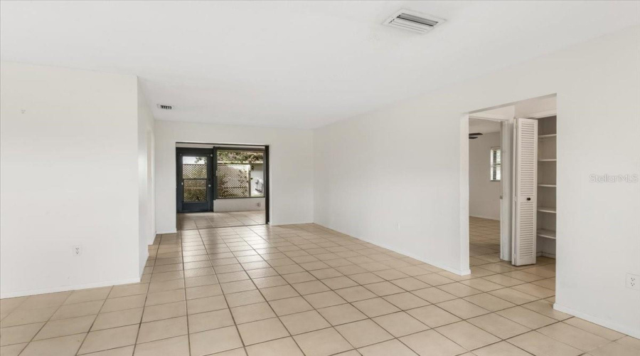 Venice, Florida 34293, 3 Bedroom Bedrooms, ,2 Bathroombathrooms,Residential,For Sale,Bob O Link,0,Mfra4703674