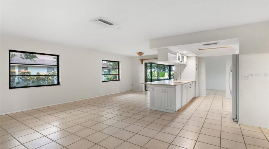 Venice, Florida 34293, 3 Bedroom Bedrooms, ,2 Bathroombathrooms,Residential,For Sale,Bob O Link,0,Mfra4703674