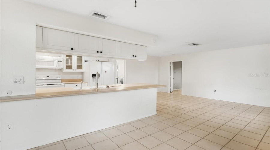 Venice, Florida 34293, 3 Bedroom Bedrooms, ,2 Bathroombathrooms,Residential,For Sale,Bob O Link,0,Mfra4703674