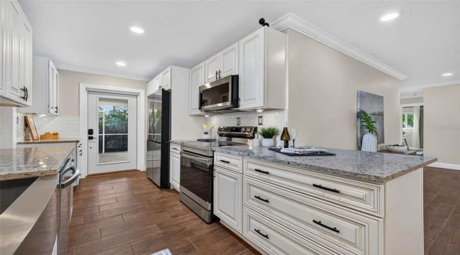 St Petersburg, Florida 33703, 3 Bedroom Bedrooms, ,2 Bathroombathrooms,Residential,For Sale,Walnut,0,Mfrtb8536197