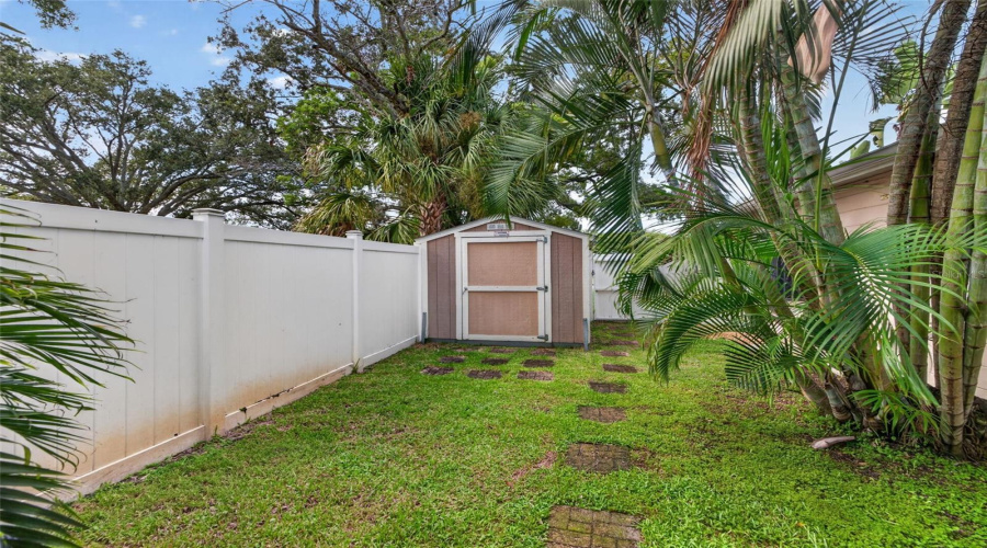St Petersburg, Florida 33703, 3 Bedroom Bedrooms, ,2 Bathroombathrooms,Residential,For Sale,Walnut,0,Mfrtb8536197