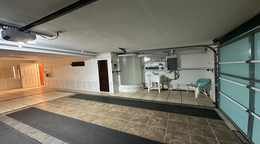 Tampa, Florida 33634, 3 Bedroom Bedrooms, ,2 Bathroombathrooms,Residential,For Sale,Sweetwater Terrace,0,Mfrtb8483455