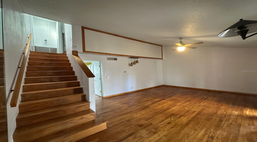 Tampa, Florida 33634, 3 Bedroom Bedrooms, ,2 Bathroombathrooms,Residential,For Sale,Sweetwater Terrace,0,Mfrtb8483455