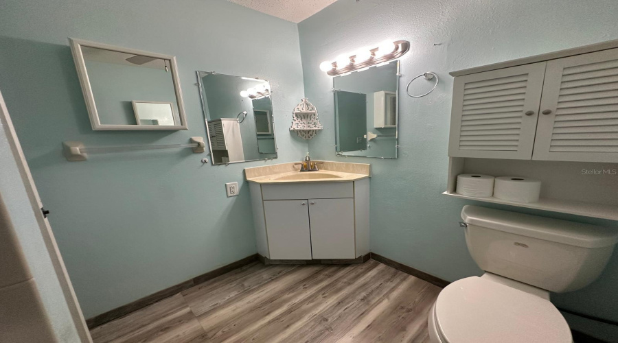 Tampa, Florida 33634, 3 Bedroom Bedrooms, ,2 Bathroombathrooms,Residential,For Sale,Sweetwater Terrace,0,Mfrtb8483455