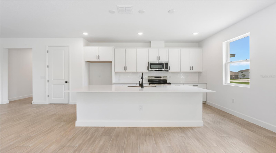 Weeki Wachee, Florida 34613, 4 Bedroom Bedrooms, ,3 Bathroombathrooms,Residential,For Sale,Players,0,Mfrs5118970