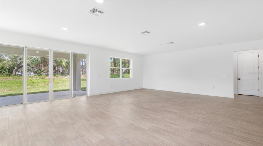 Weeki Wachee, Florida 34613, 4 Bedroom Bedrooms, ,3 Bathroombathrooms,Residential,For Sale,Players,0,Mfrs5118970