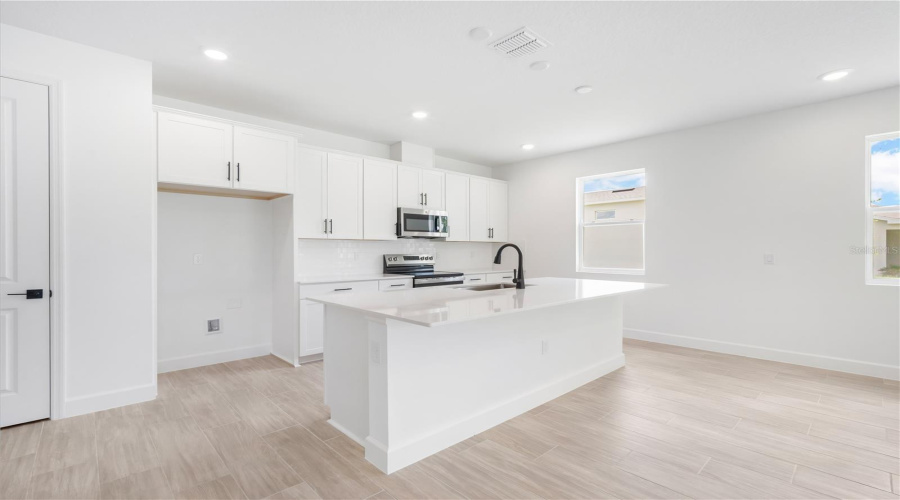 Weeki Wachee, Florida 34613, 4 Bedroom Bedrooms, ,3 Bathroombathrooms,Residential,For Sale,Players,0,Mfrs5118970