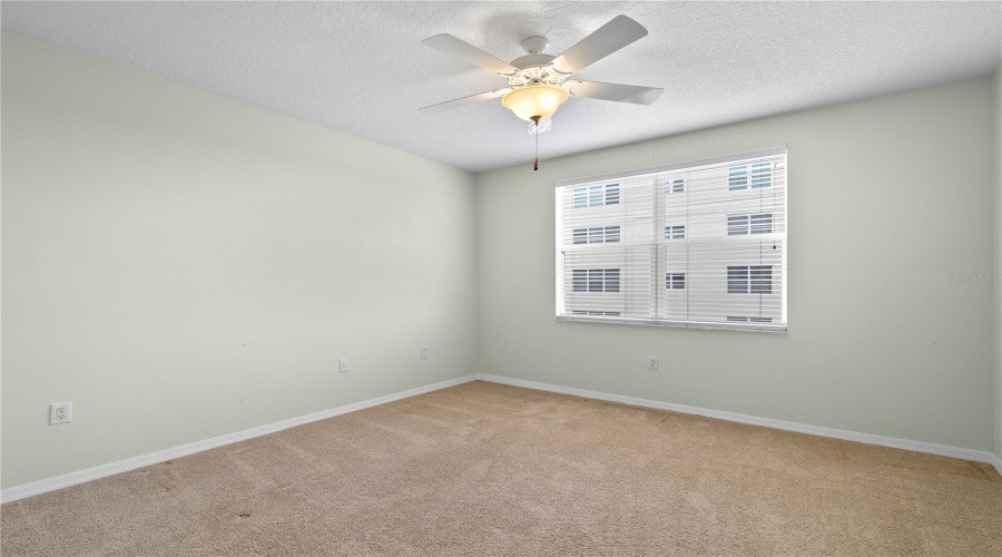 Bed 3 - Large Window
