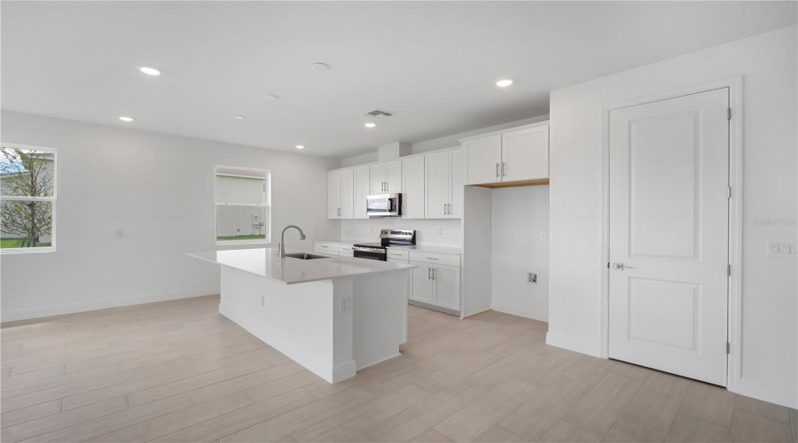 Weeki Wachee, Florida 34613, 4 Bedroom Bedrooms, ,3 Bathroombathrooms,Residential,For Sale,Players,0,Mfrs5126050