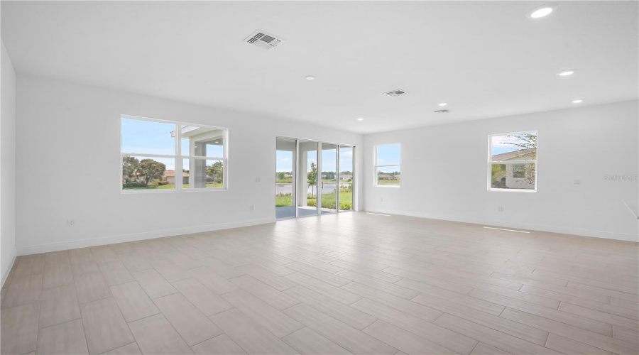 Weeki Wachee, Florida 34613, 4 Bedroom Bedrooms, ,3 Bathroombathrooms,Residential,For Sale,Players,0,Mfrs5126050