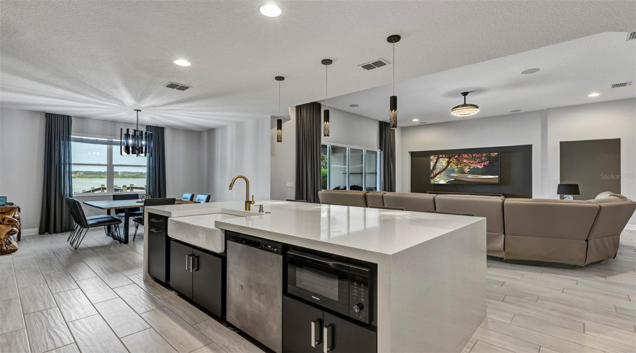 Oakland, Florida 34787, 4 Bedroom Bedrooms, ,3 Bathroombathrooms,Residential,For Sale,Hull Island,0,Mfro6434371