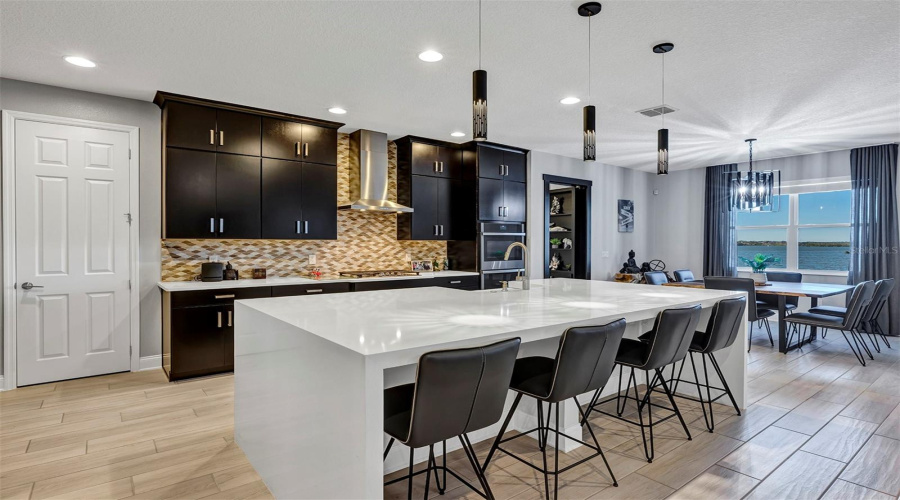 Oakland, Florida 34787, 4 Bedroom Bedrooms, ,3 Bathroombathrooms,Residential,For Sale,Hull Island,0,Mfro6434371