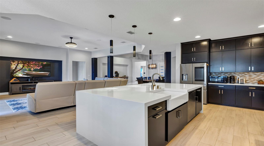 Oakland, Florida 34787, 4 Bedroom Bedrooms, ,3 Bathroombathrooms,Residential,For Sale,Hull Island,0,Mfro6434371
