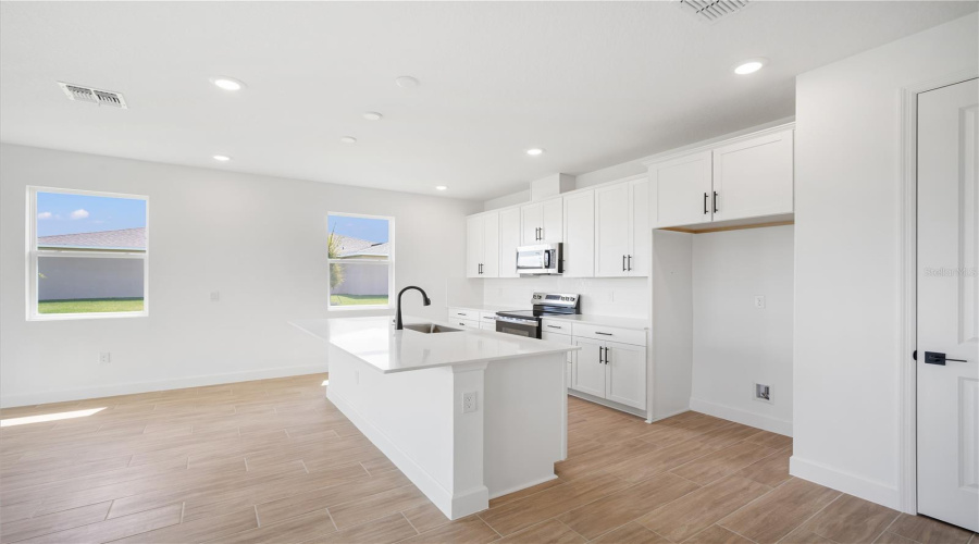 Weeki Wachee, Florida 34613, 4 Bedroom Bedrooms, ,3 Bathroombathrooms,Residential,For Sale,Players,0,Mfrs5128252