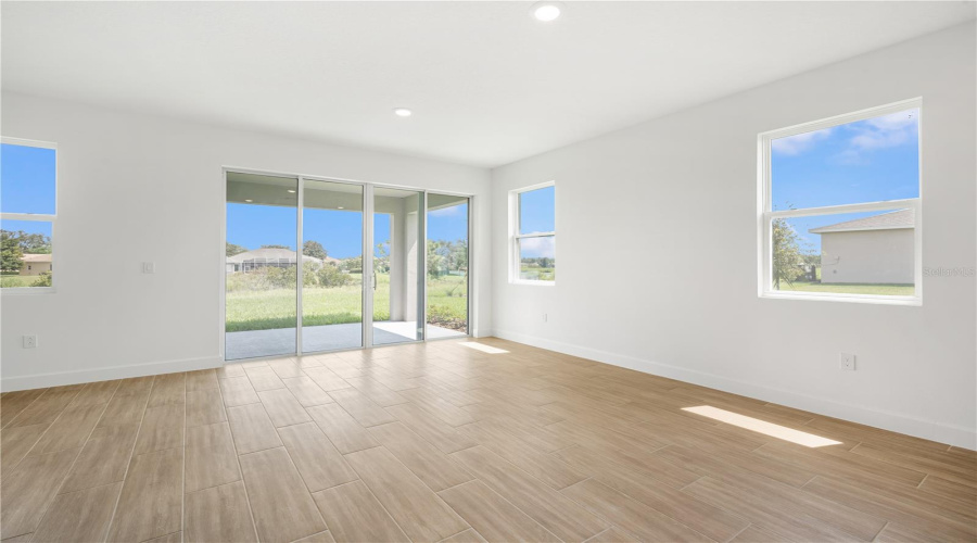 Weeki Wachee, Florida 34613, 4 Bedroom Bedrooms, ,3 Bathroombathrooms,Residential,For Sale,Players,0,Mfrs5128252