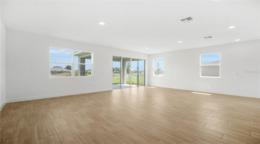 Weeki Wachee, Florida 34613, 4 Bedroom Bedrooms, ,3 Bathroombathrooms,Residential,For Sale,Players,0,Mfrs5128252
