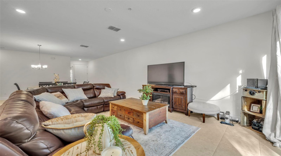 Longwood, Florida 32750, 3 Bedroom Bedrooms, ,2 Bathroombathrooms,Residential,For Sale,Grand Wildmere,0,Mfro6411035