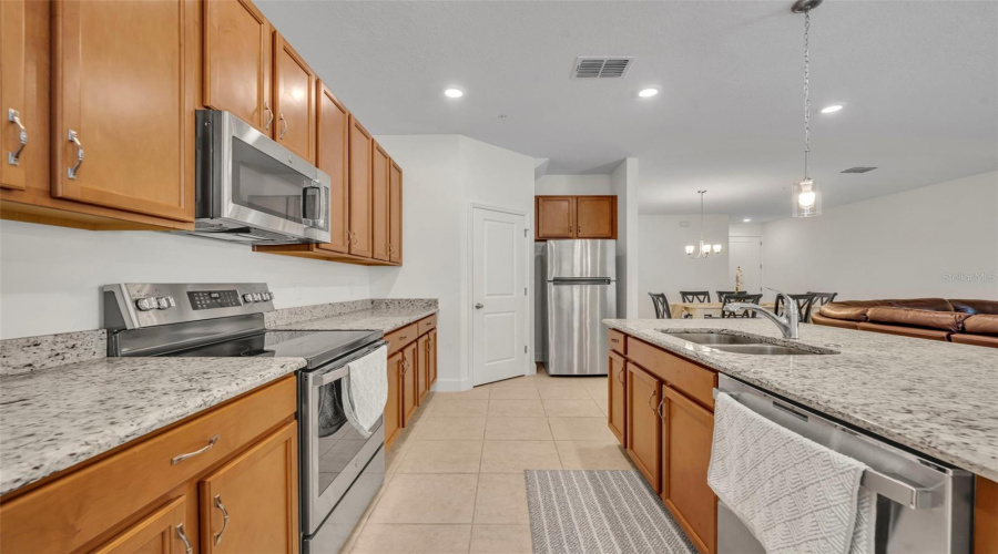 Longwood, Florida 32750, 3 Bedroom Bedrooms, ,2 Bathroombathrooms,Residential,For Sale,Grand Wildmere,0,Mfro6411035