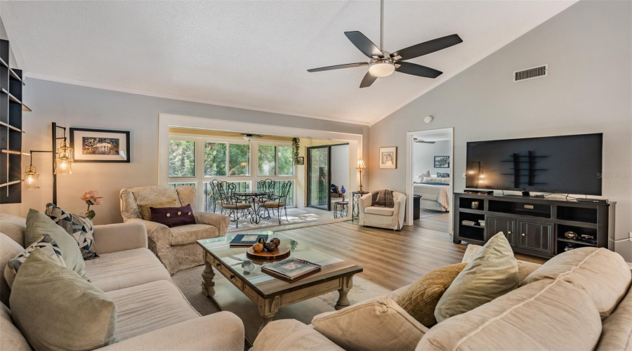 Palm Harbor, Florida 34685, 2 Bedroom Bedrooms, ,2 Bathroombathrooms,Residential,For Sale,Lake,0,Mfrtb8500615