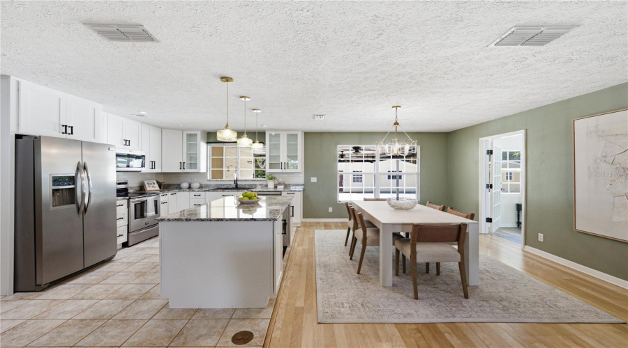 Plant City, Florida 33566, 5 Bedroom Bedrooms, ,3 Bathroombathrooms,Residential,For Sale,Trapnell,0,Mfrtb8541178