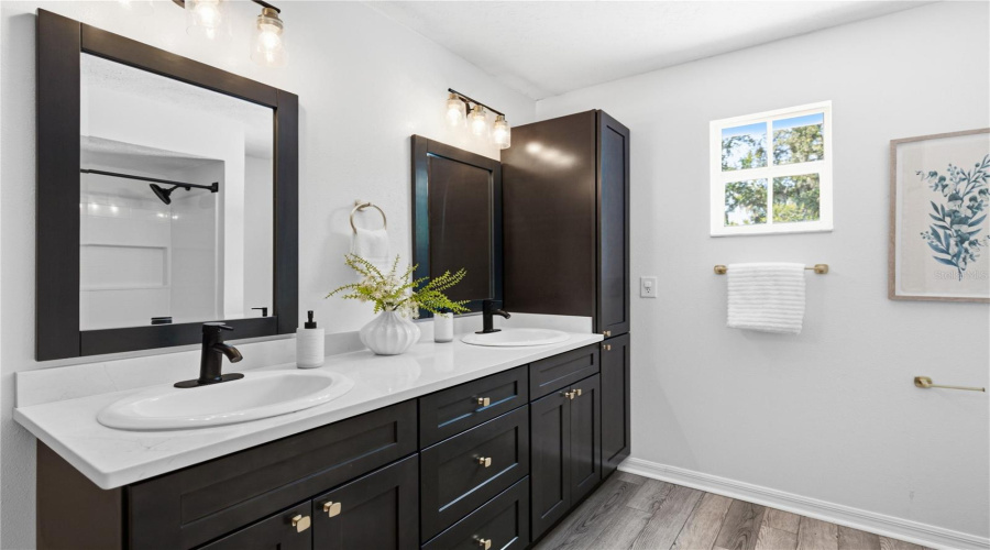 Plant City, Florida 33566, 5 Bedroom Bedrooms, ,3 Bathroombathrooms,Residential,For Sale,Trapnell,0,Mfrtb8541178